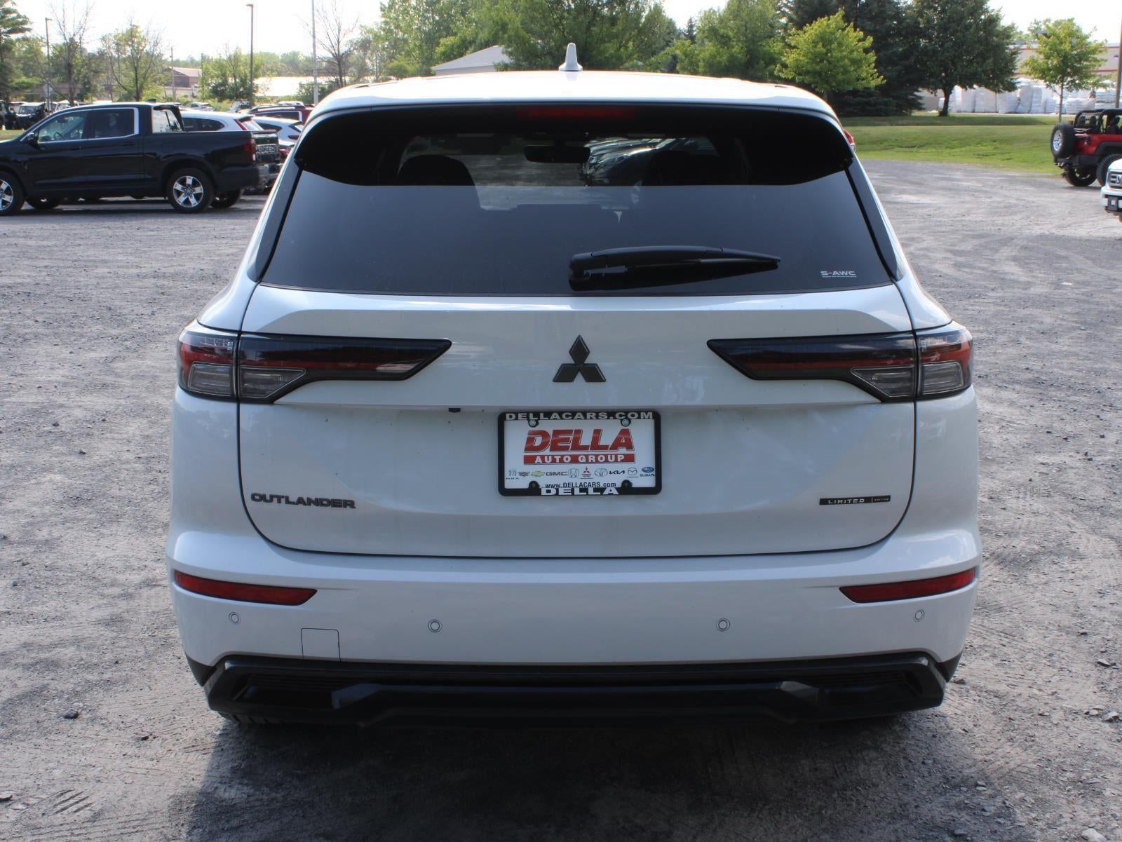 2026 Mitsubishi Outlander LE