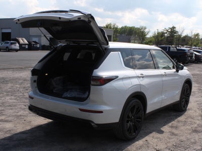 2026 Mitsubishi Outlander LE
