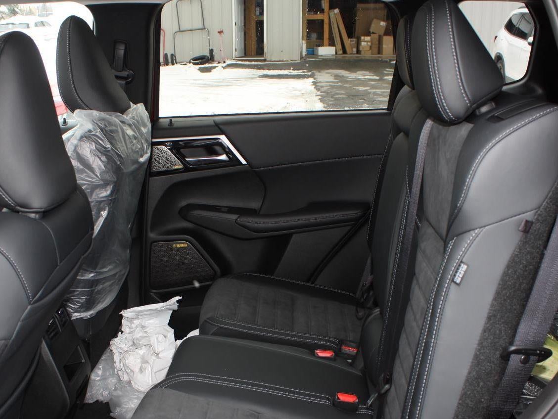 2026 Mitsubishi Outlander SE