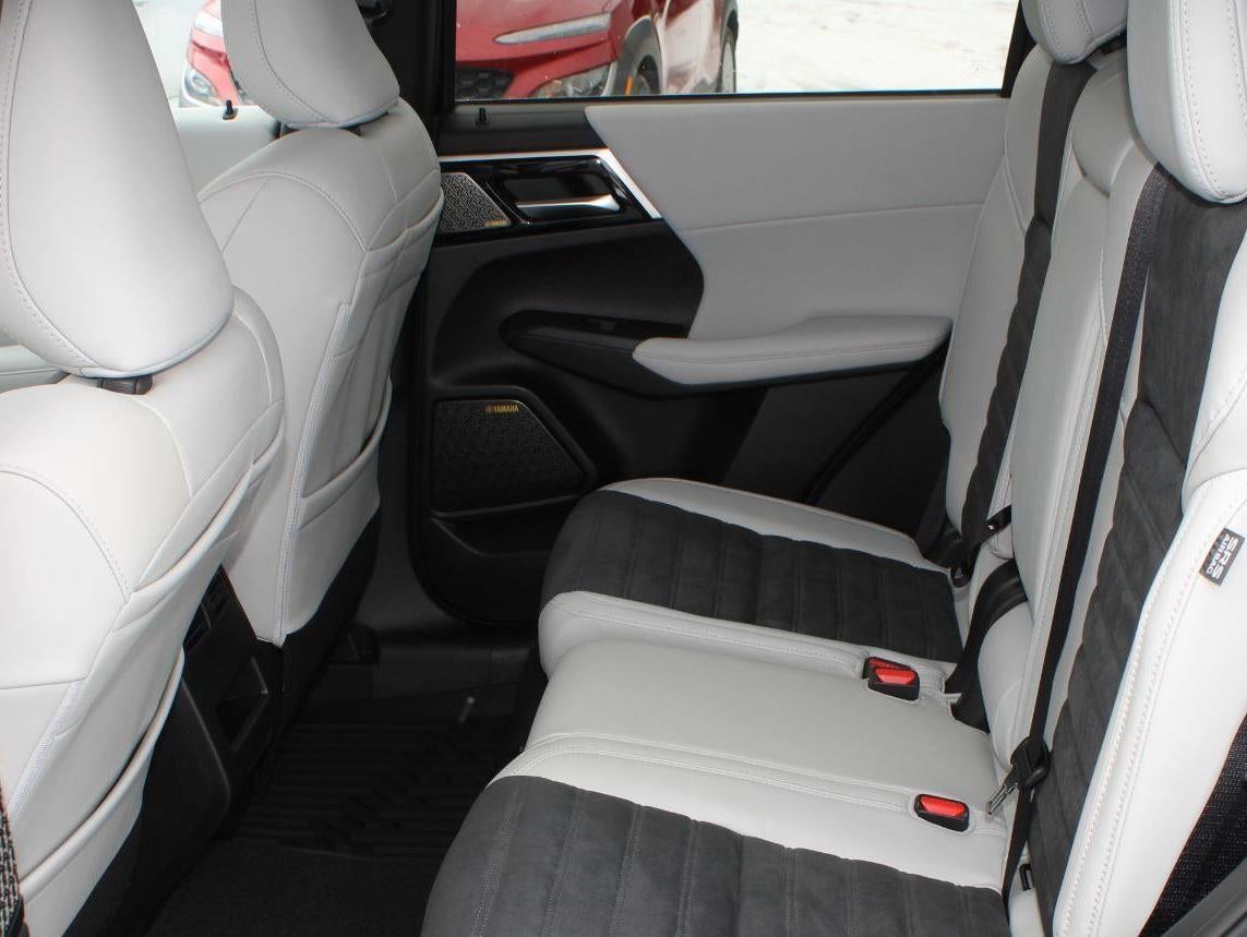 2026 Mitsubishi Outlander SE