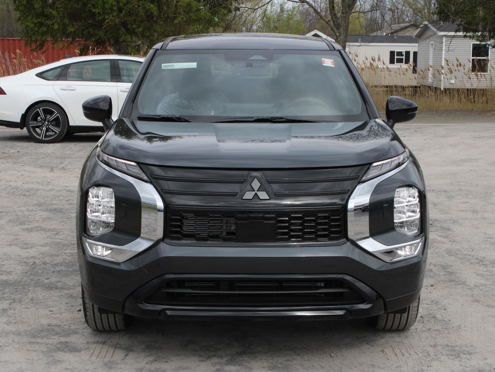 2026 Mitsubishi Outlander LE