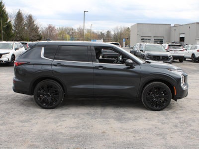 2026 Mitsubishi Outlander LE