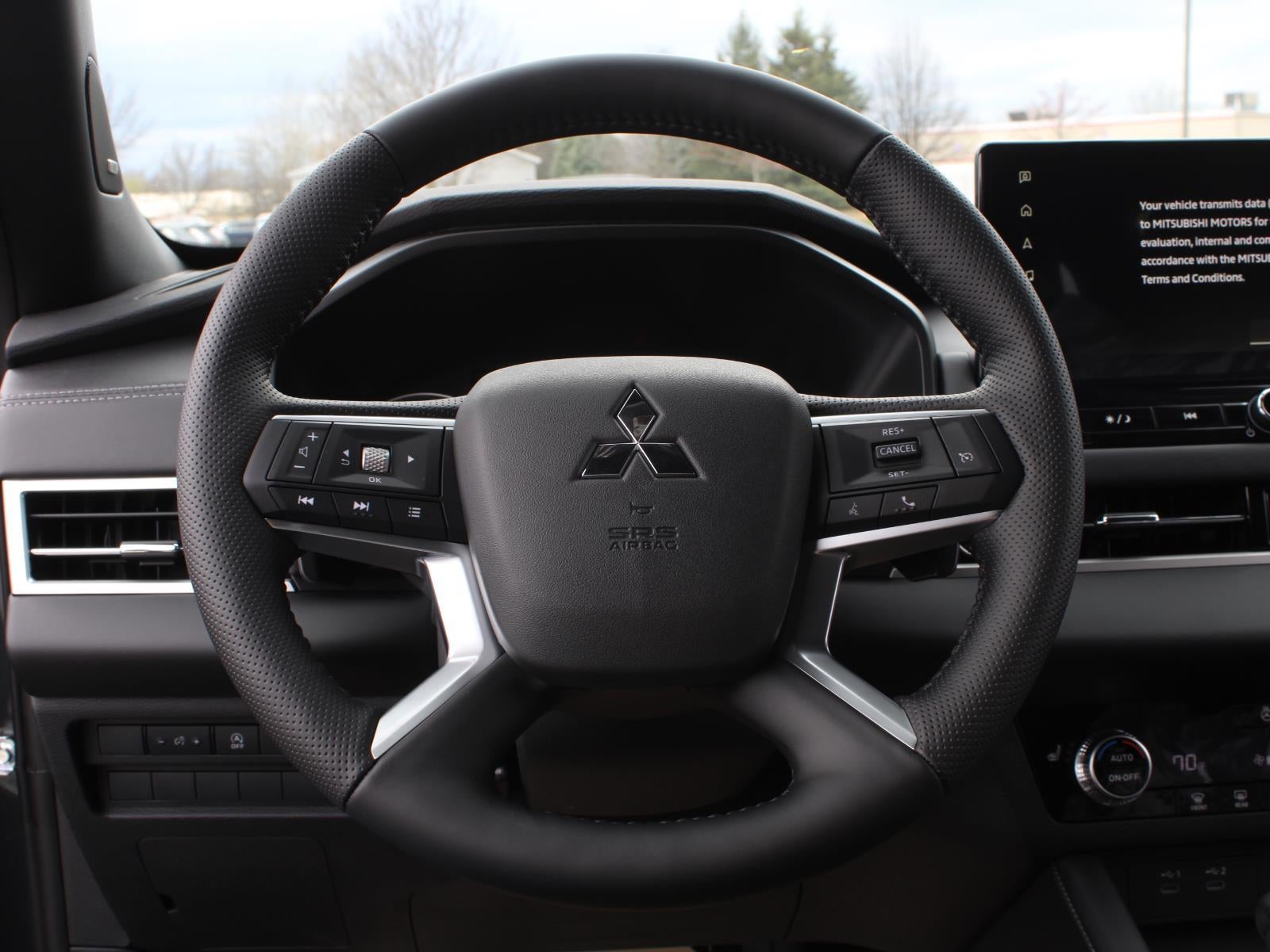 2026 Mitsubishi Outlander LE