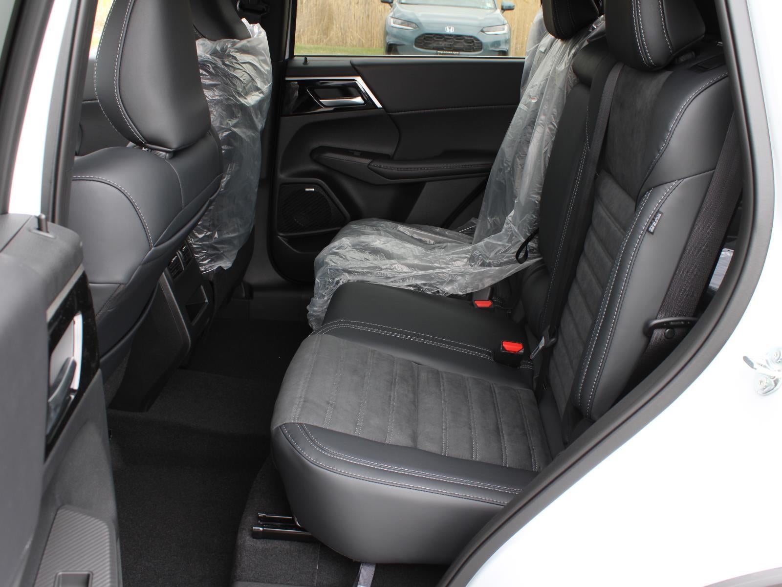 2026 Mitsubishi Outlander LE