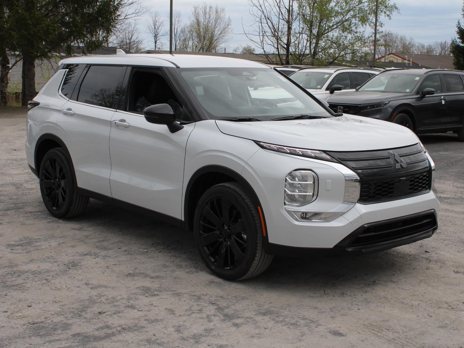 2026 Mitsubishi Outlander LE