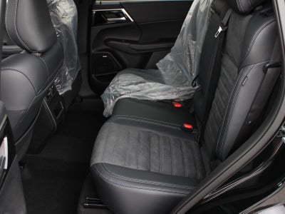 2026 Mitsubishi Outlander LE