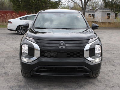 2026 Mitsubishi Outlander LE