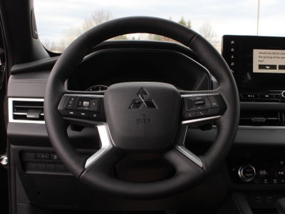 2026 Mitsubishi Outlander LE