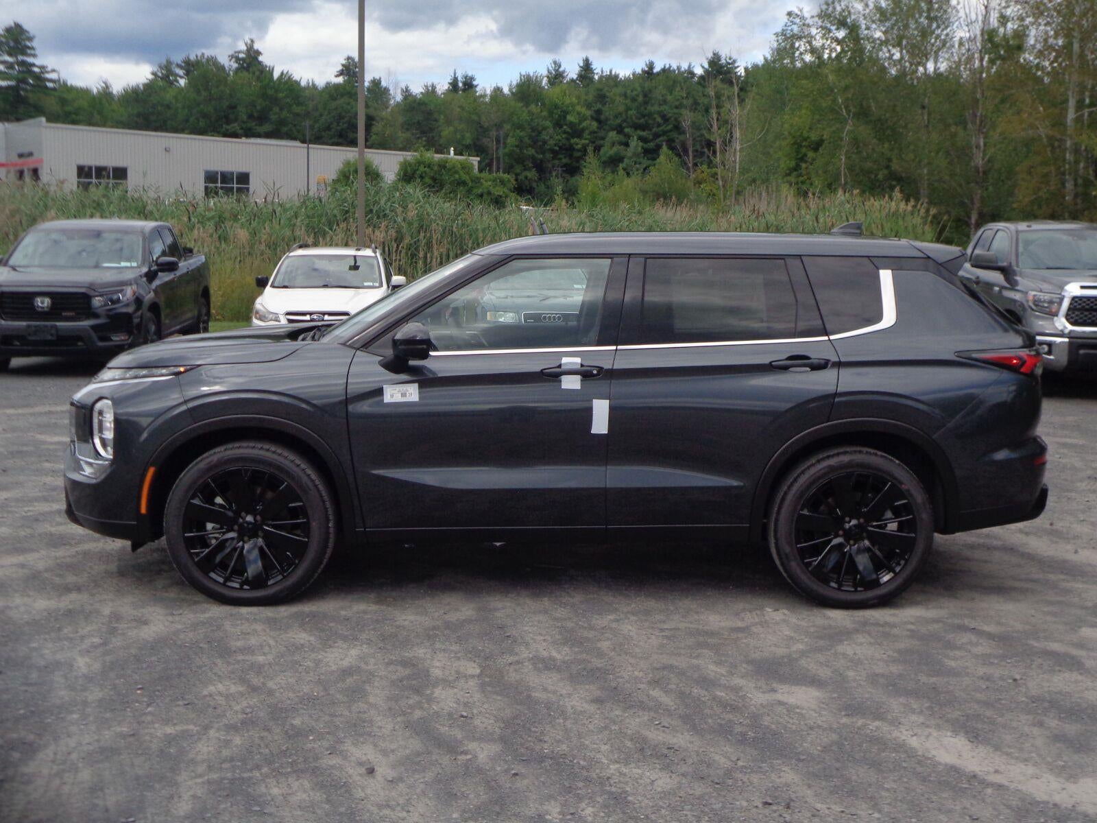 2026 Mitsubishi Outlander LE