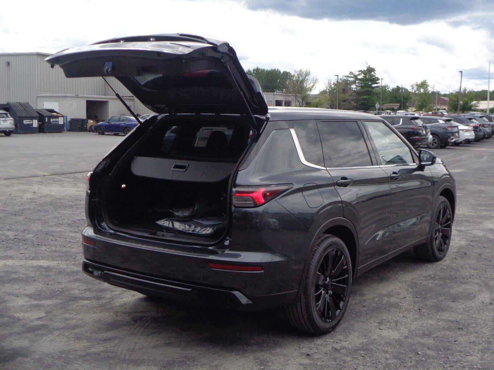 2026 Mitsubishi Outlander LE
