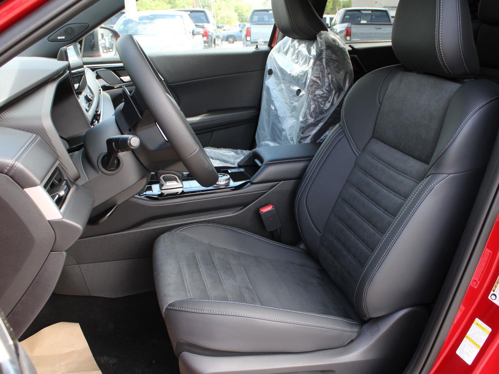 2026 Mitsubishi Outlander LE