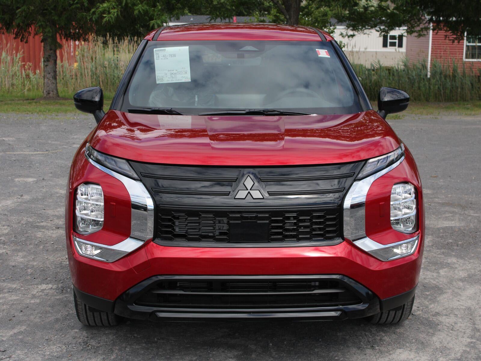 2026 Mitsubishi Outlander LE
