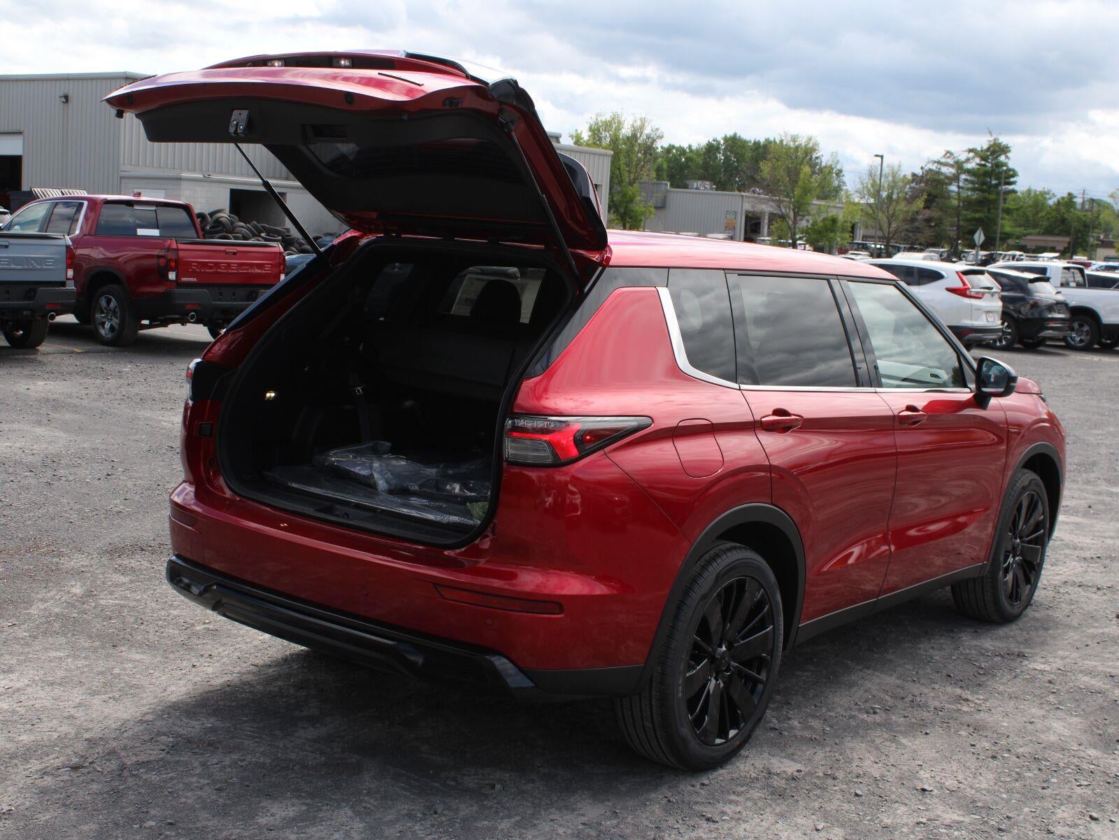 2026 Mitsubishi Outlander LE