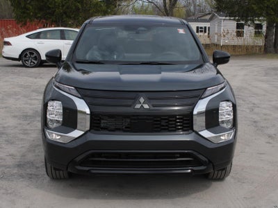 2026 Mitsubishi Outlander LE