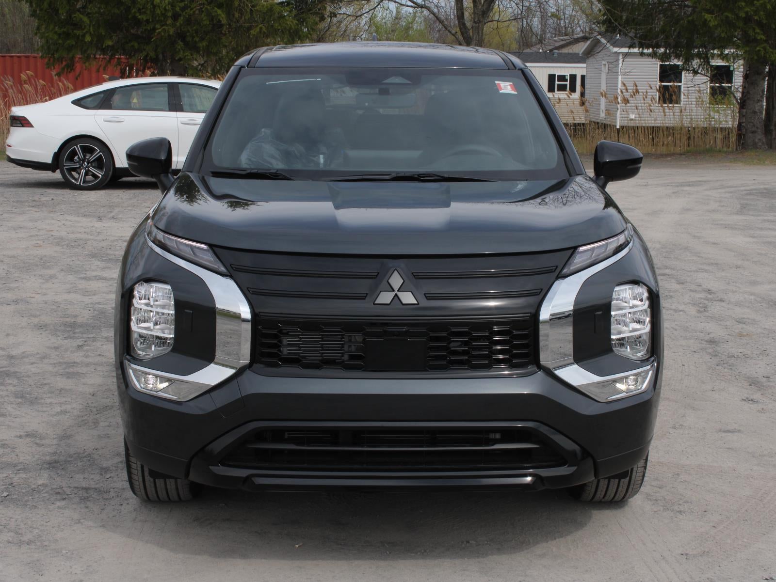2026 Mitsubishi Outlander LE