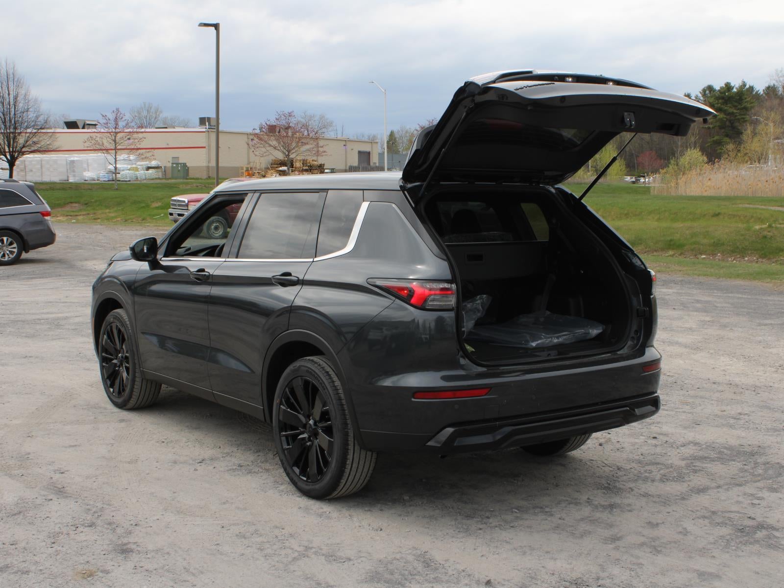 2026 Mitsubishi Outlander LE