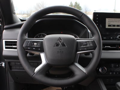 2026 Mitsubishi Outlander LE