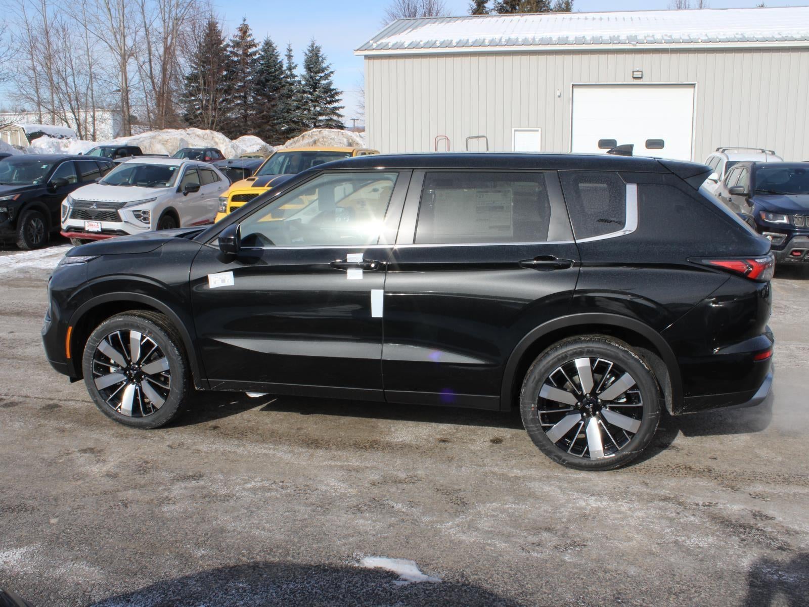 2026 Mitsubishi Outlander SE