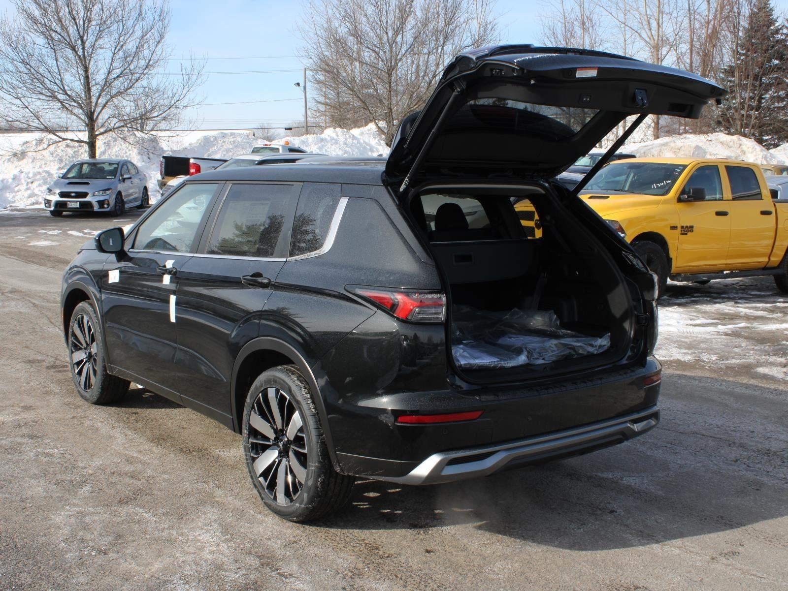 2026 Mitsubishi Outlander SE