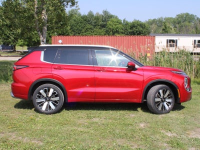 2025 Mitsubishi Outlander SEL
