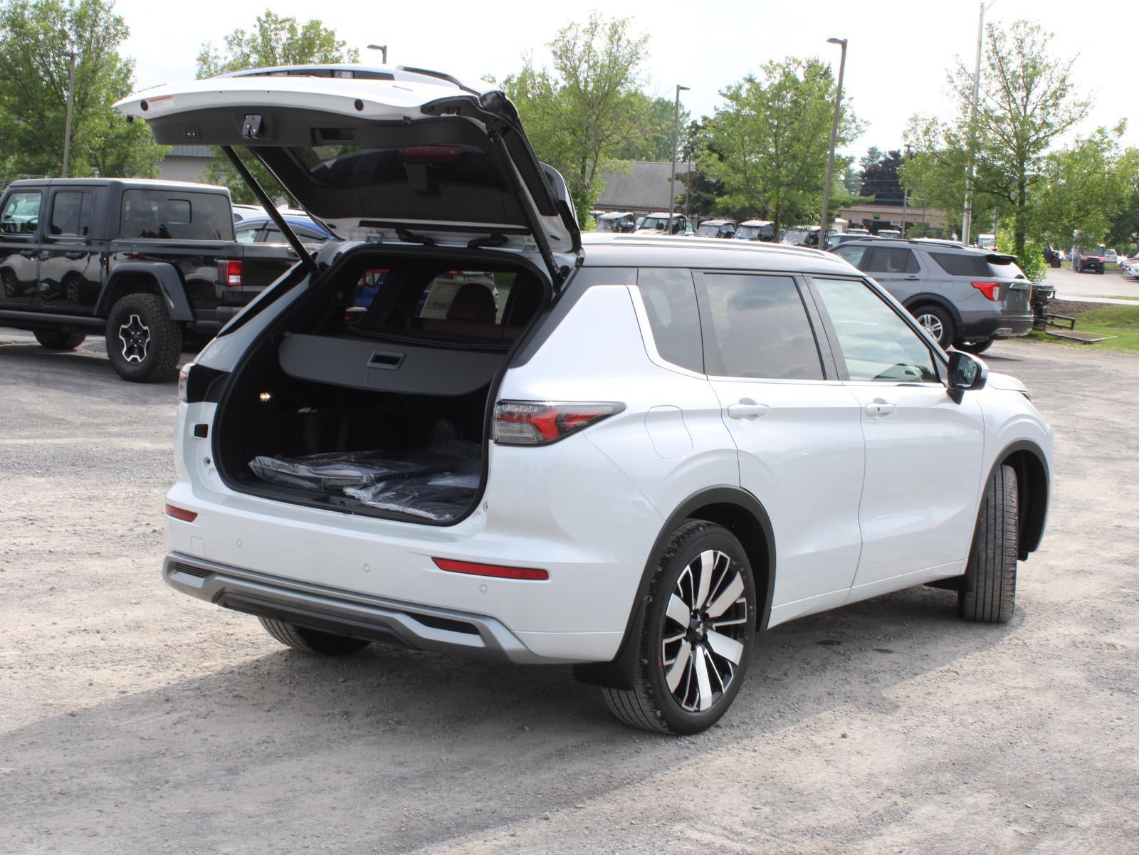 2025 Mitsubishi Outlander SEL