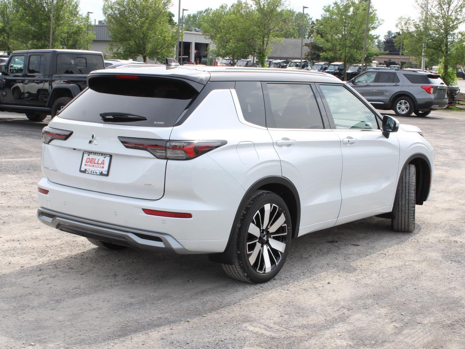 2025 Mitsubishi Outlander SEL