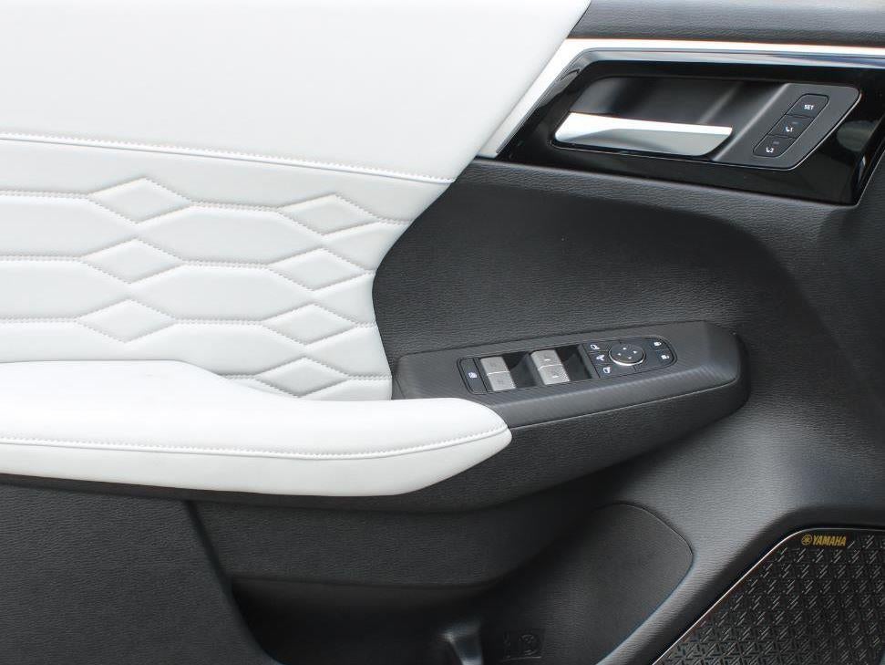 2025 Mitsubishi Outlander Platinum Edition