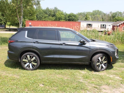 2025 Mitsubishi Outlander SEL