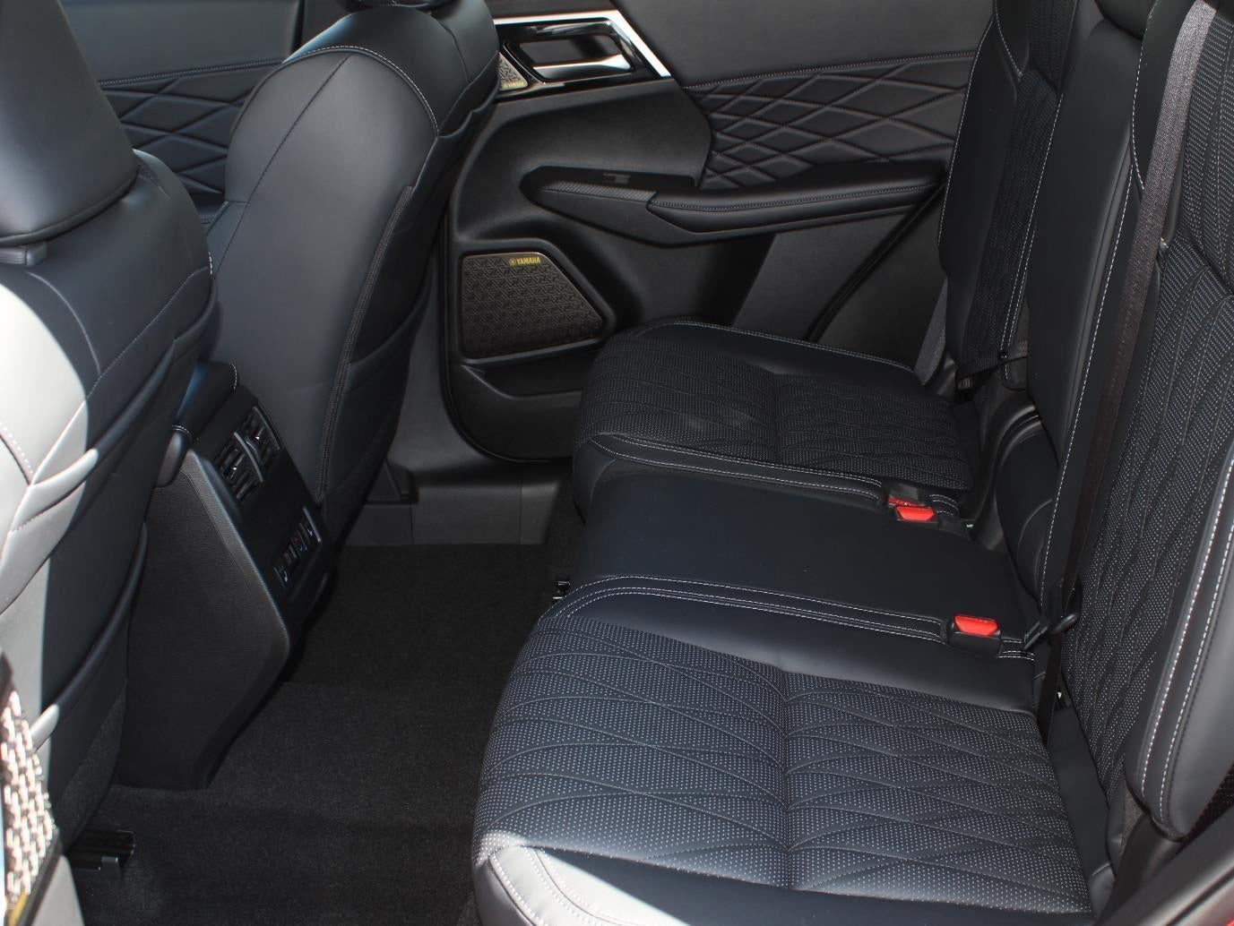 2026 Mitsubishi Outlander Black Edition
