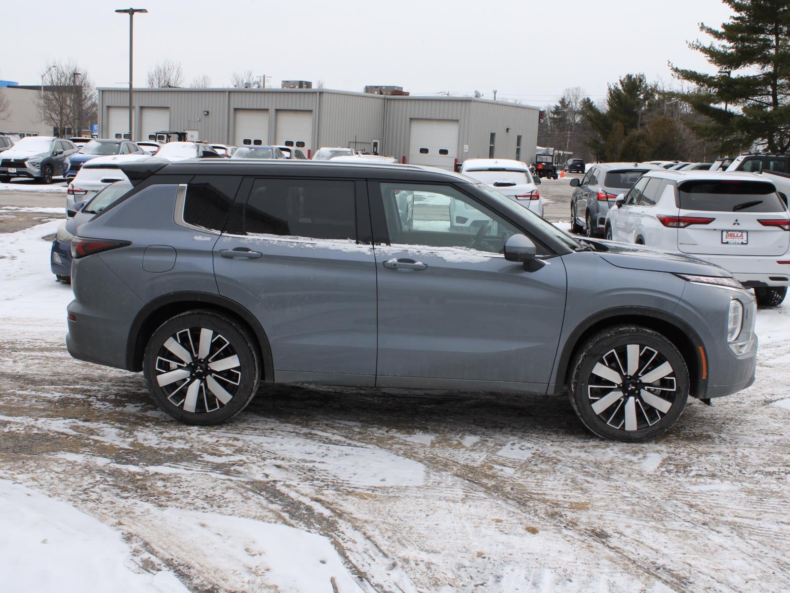 2026 Mitsubishi Outlander SEL