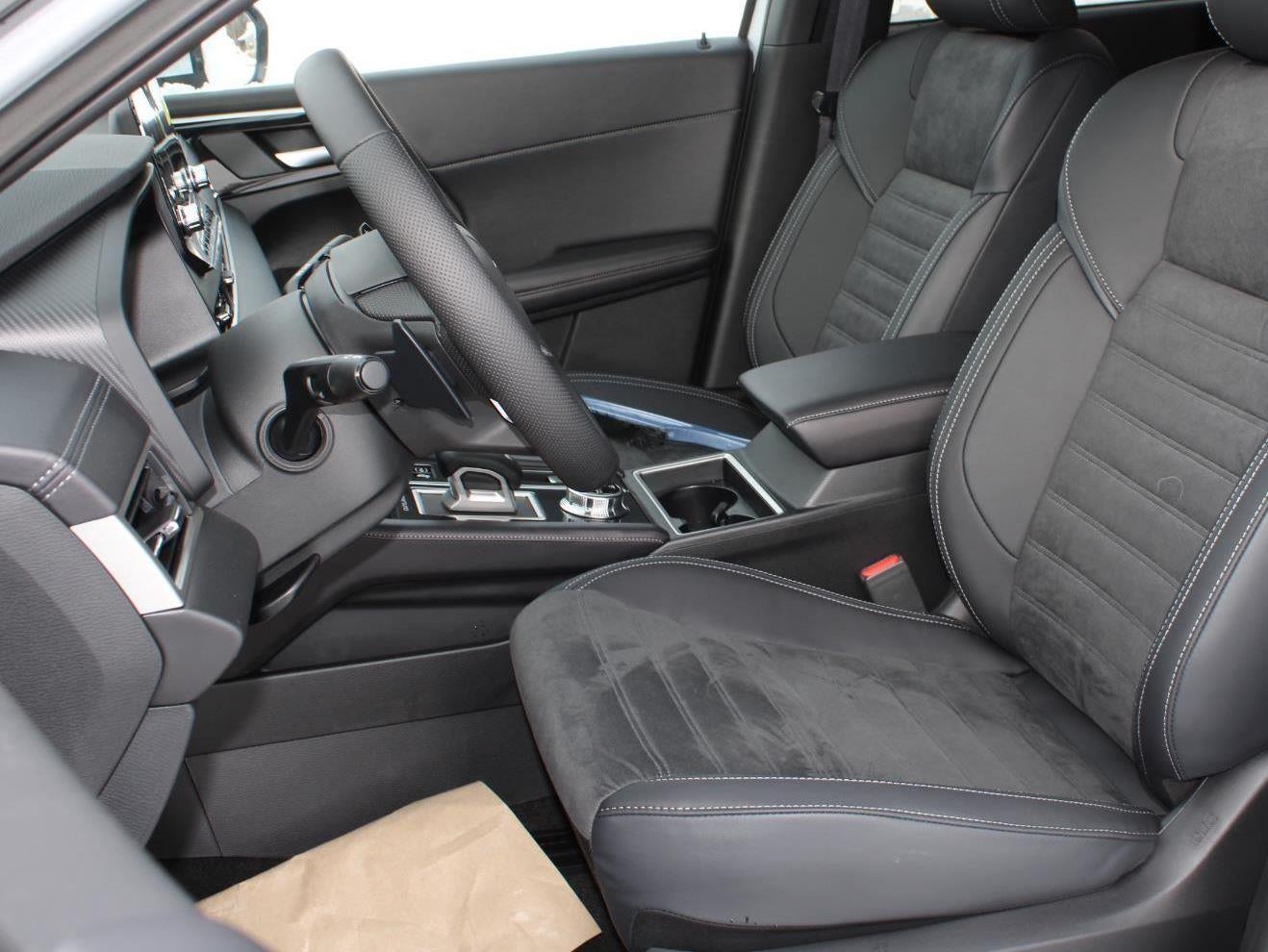 2025 Mitsubishi Outlander Plug-In Hybrid SE