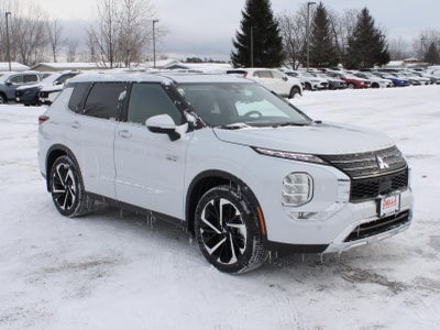 2025 Mitsubishi Outlander Plug-In Hybrid SE