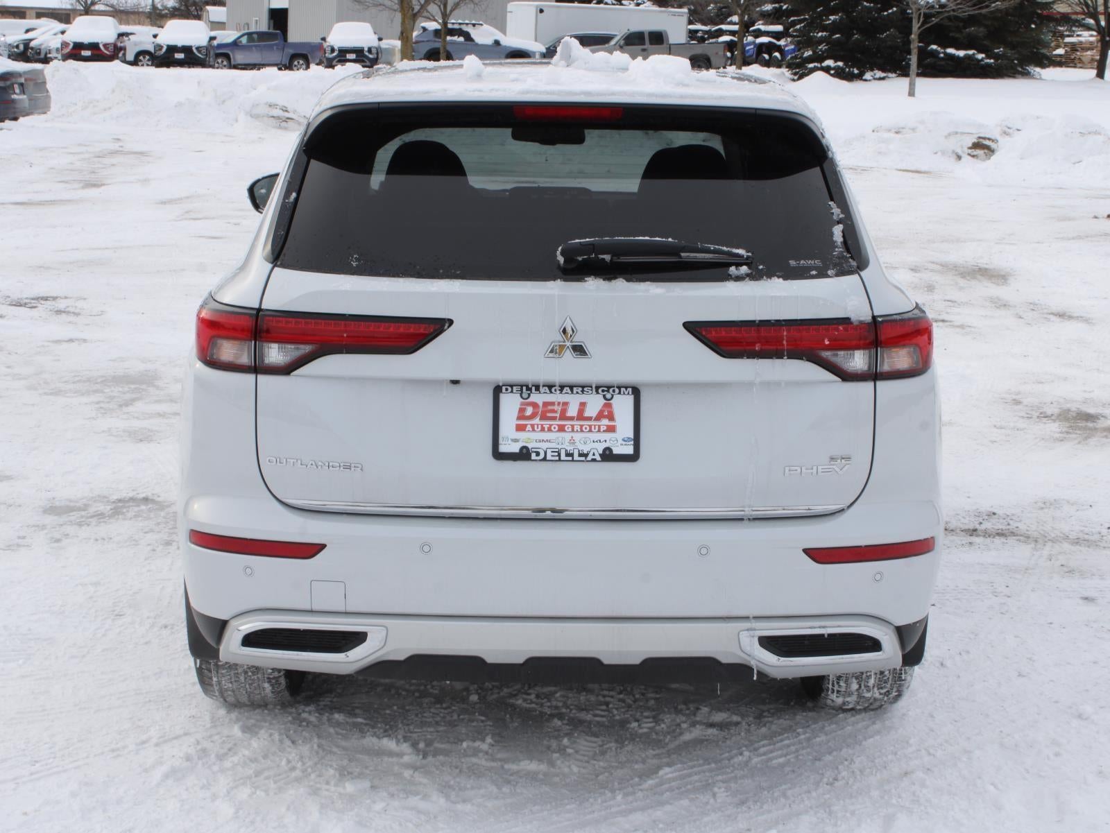 2025 Mitsubishi Outlander Plug-In Hybrid SE