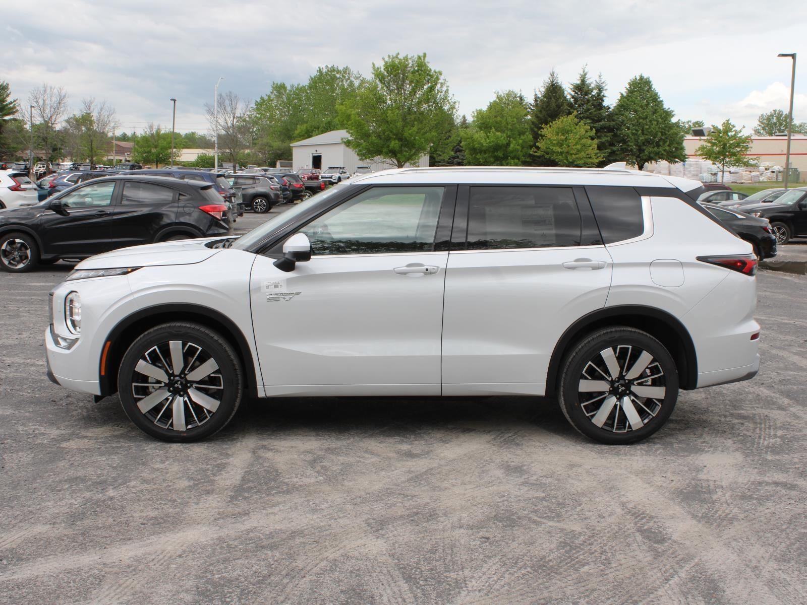 2026 Mitsubishi Outlander Plug-In Hybrid SEL