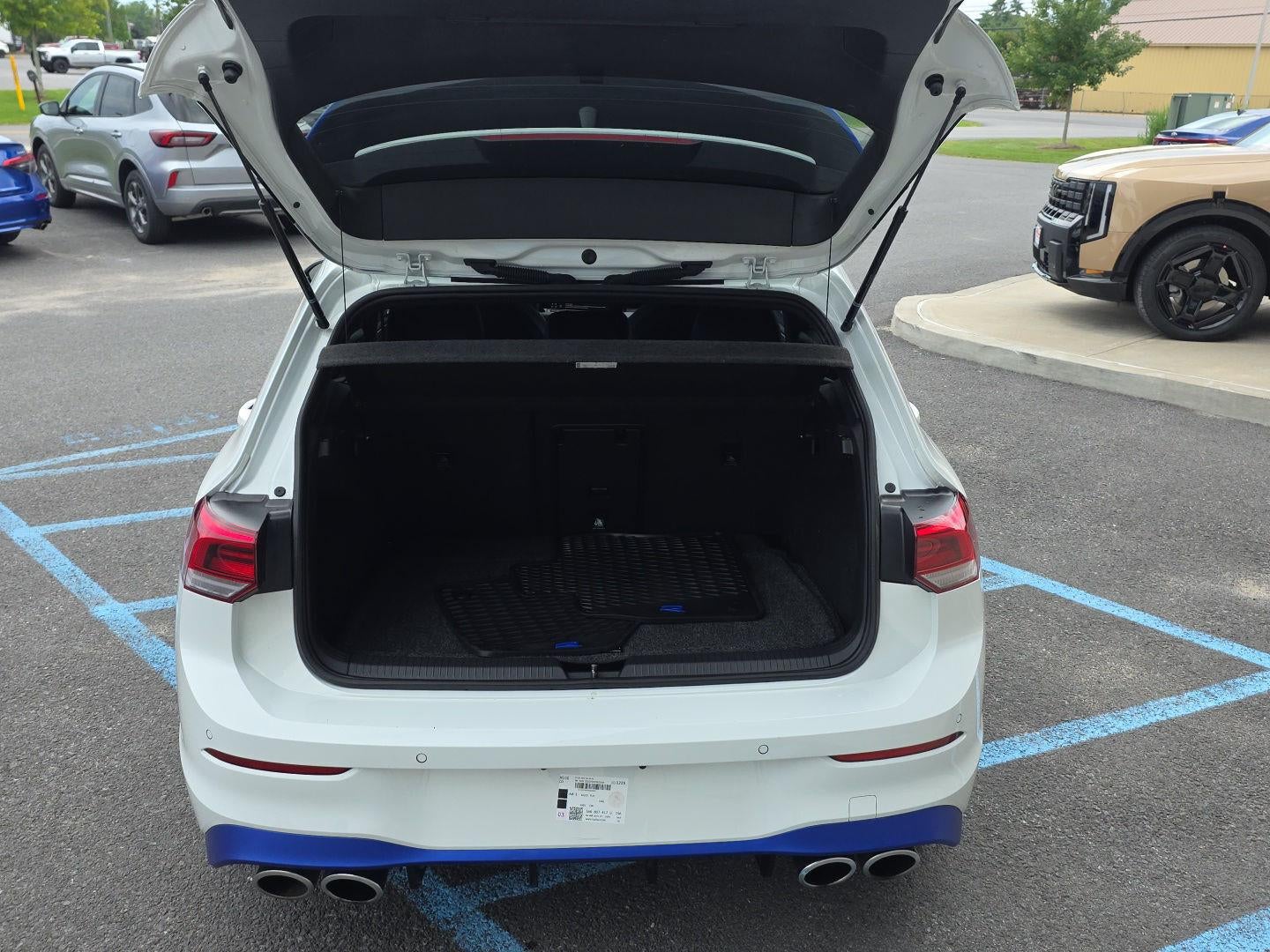 2024 Volkswagen Golf R Base