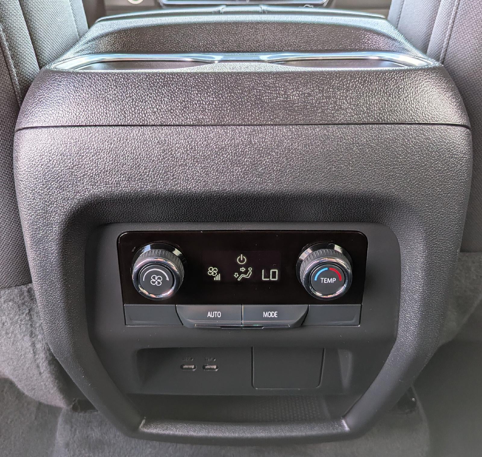 2024 Chevrolet Traverse AWD LS
