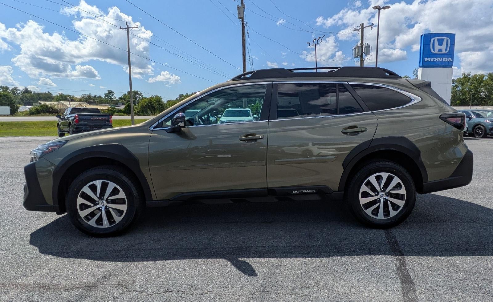 2025 Subaru Outback Premium