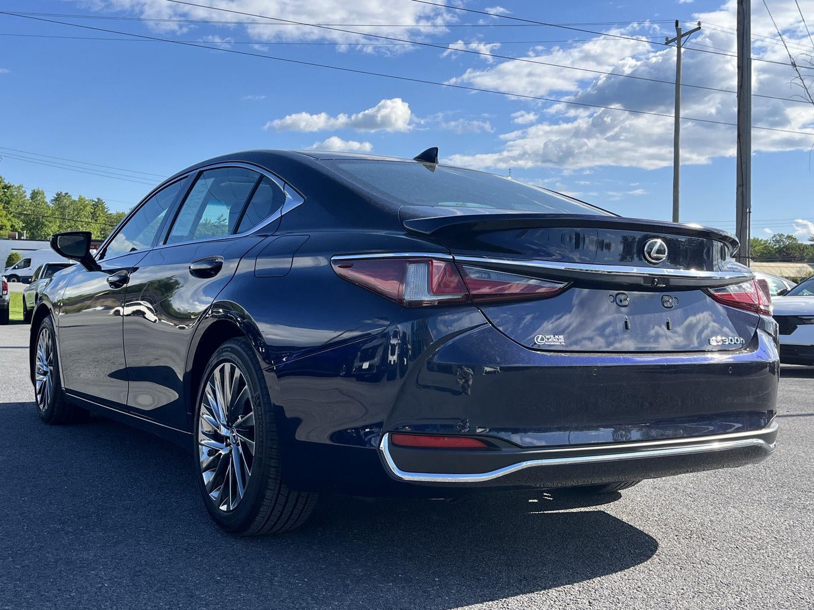 2025 Lexus ES ES 300h Luxury