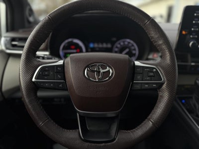 2022 Toyota Sienna Platinum