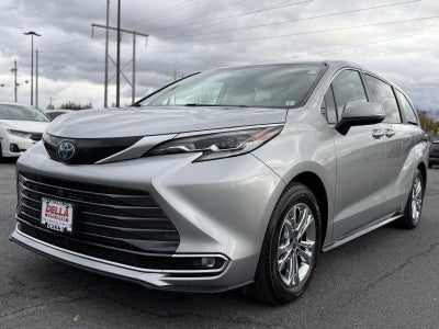 2022 Toyota Sienna Platinum