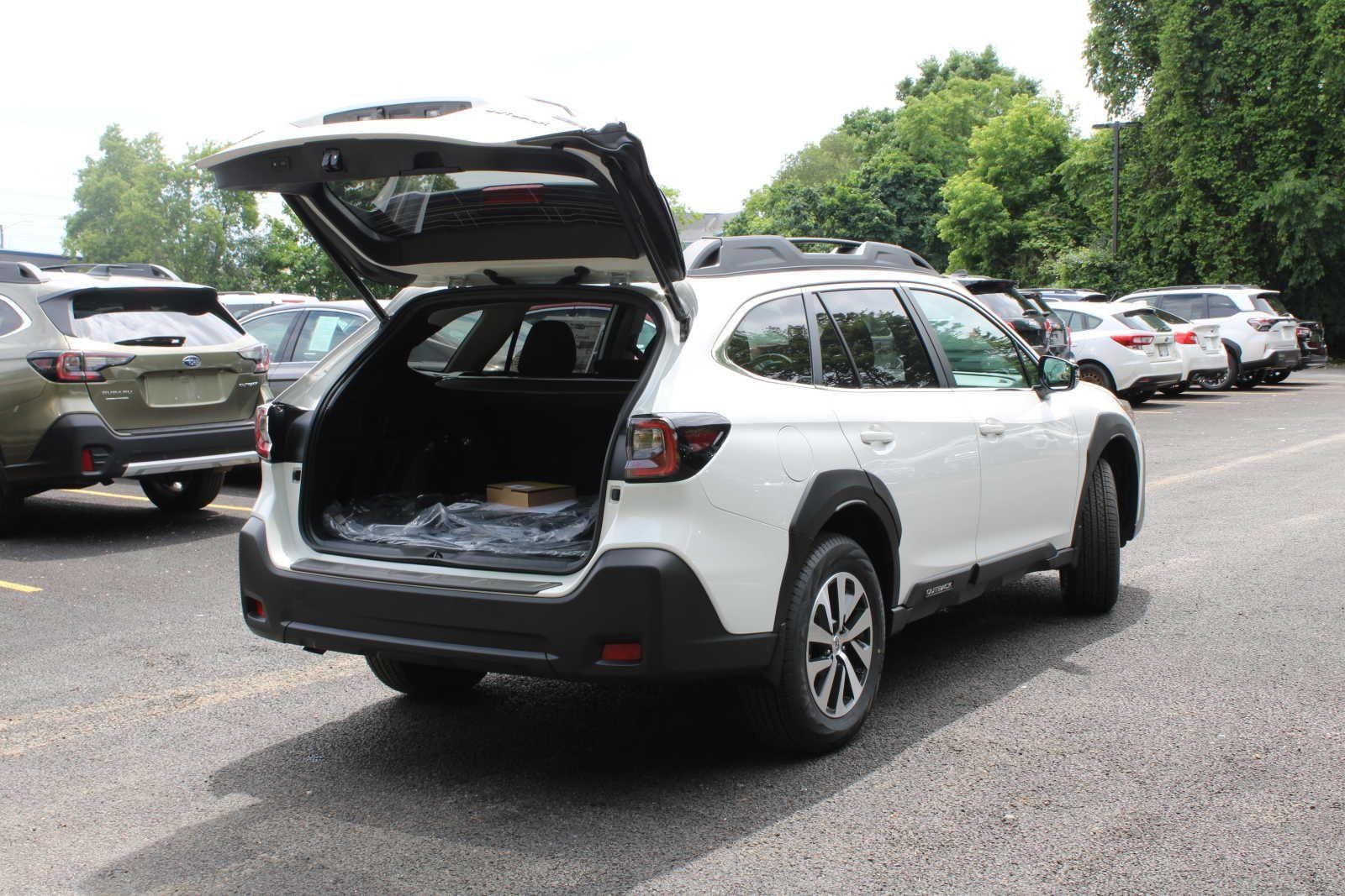 2025 Subaru Outback Premium