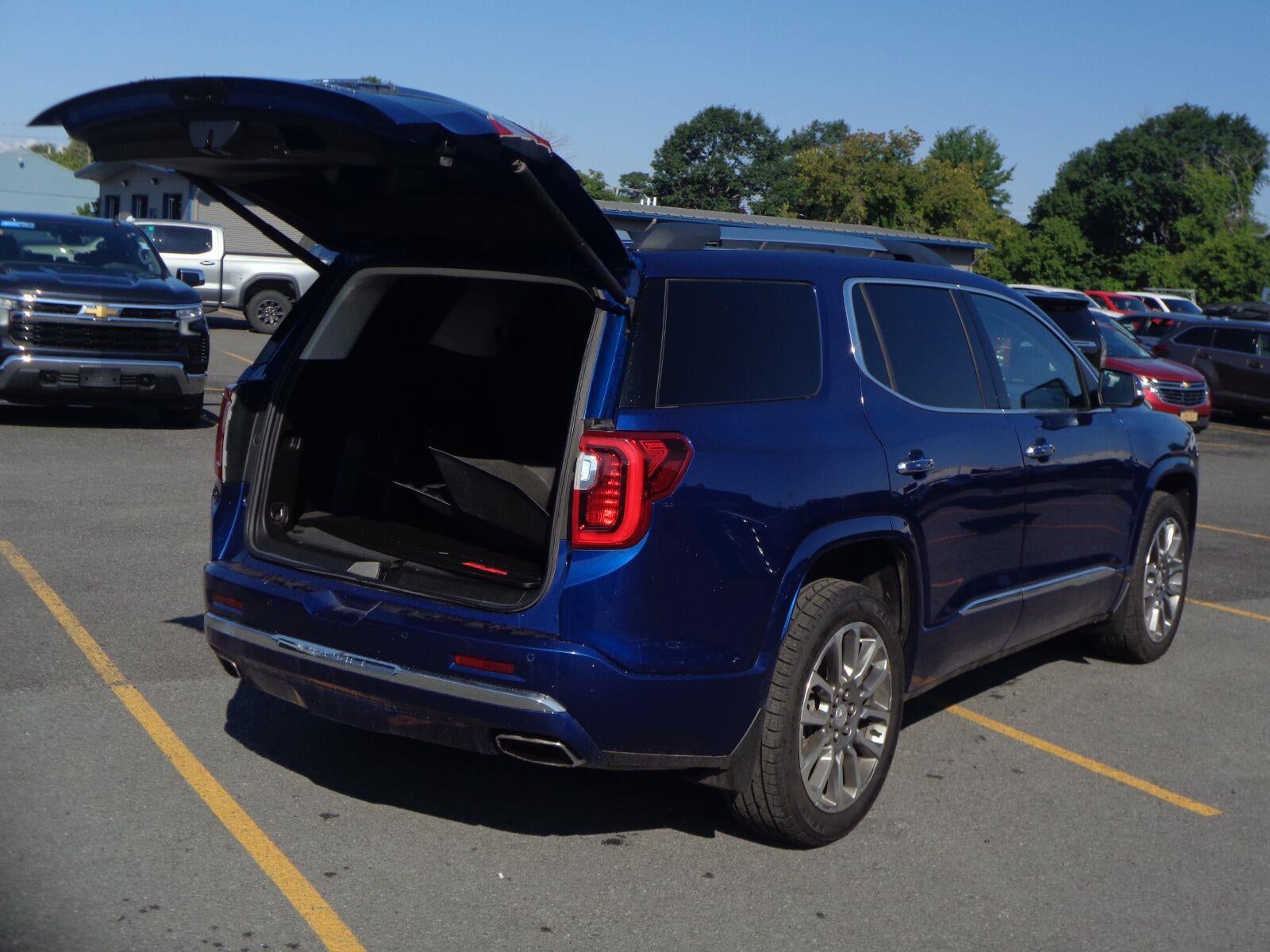 2023 GMC Acadia Denali
