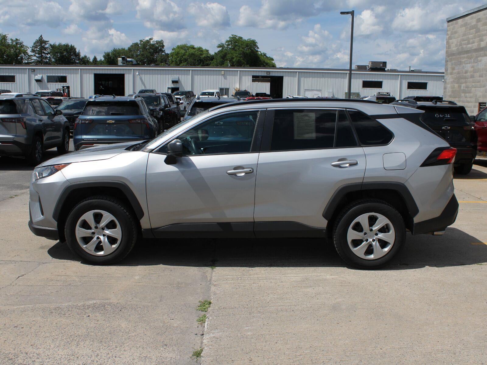 2020 Toyota RAV4 LE