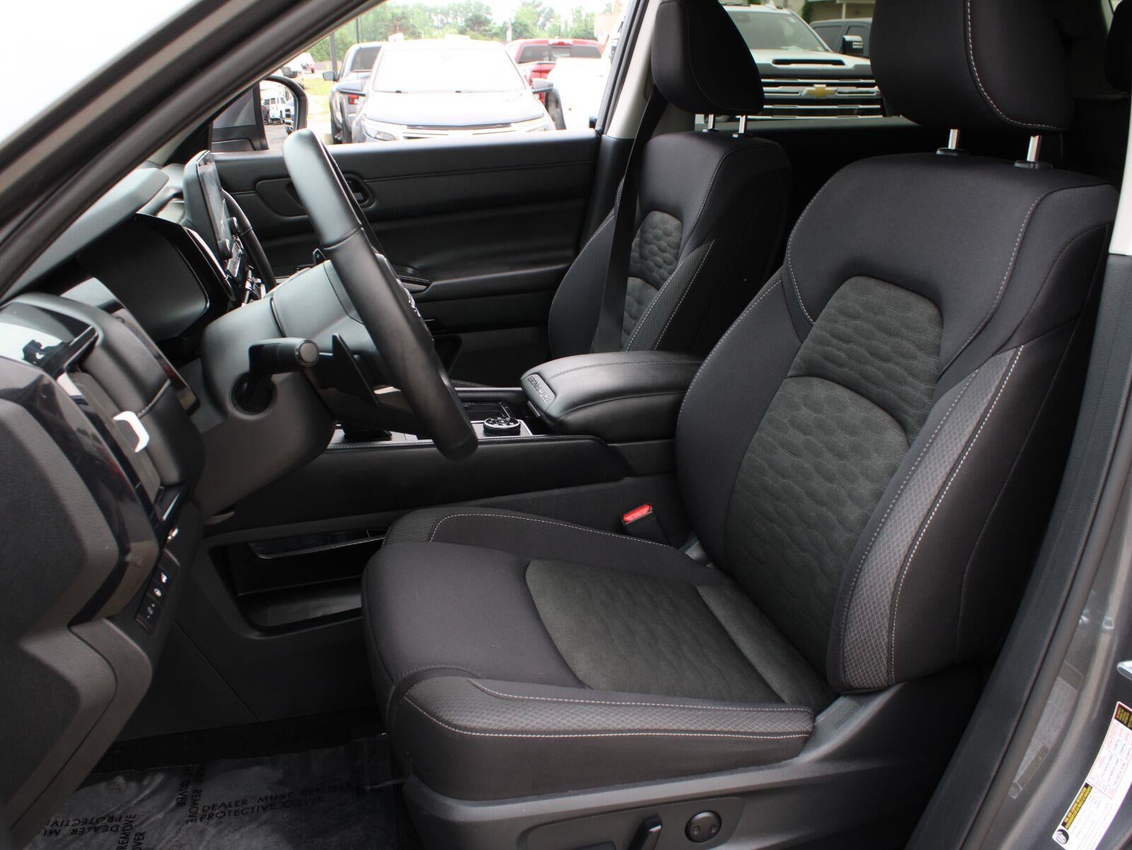 2025 Nissan Pathfinder SV 4WD